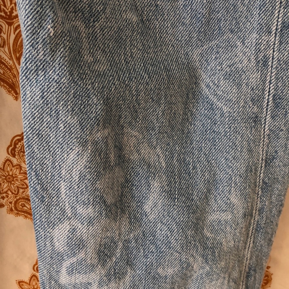 Distressed Jeans - Picture 4 of 6